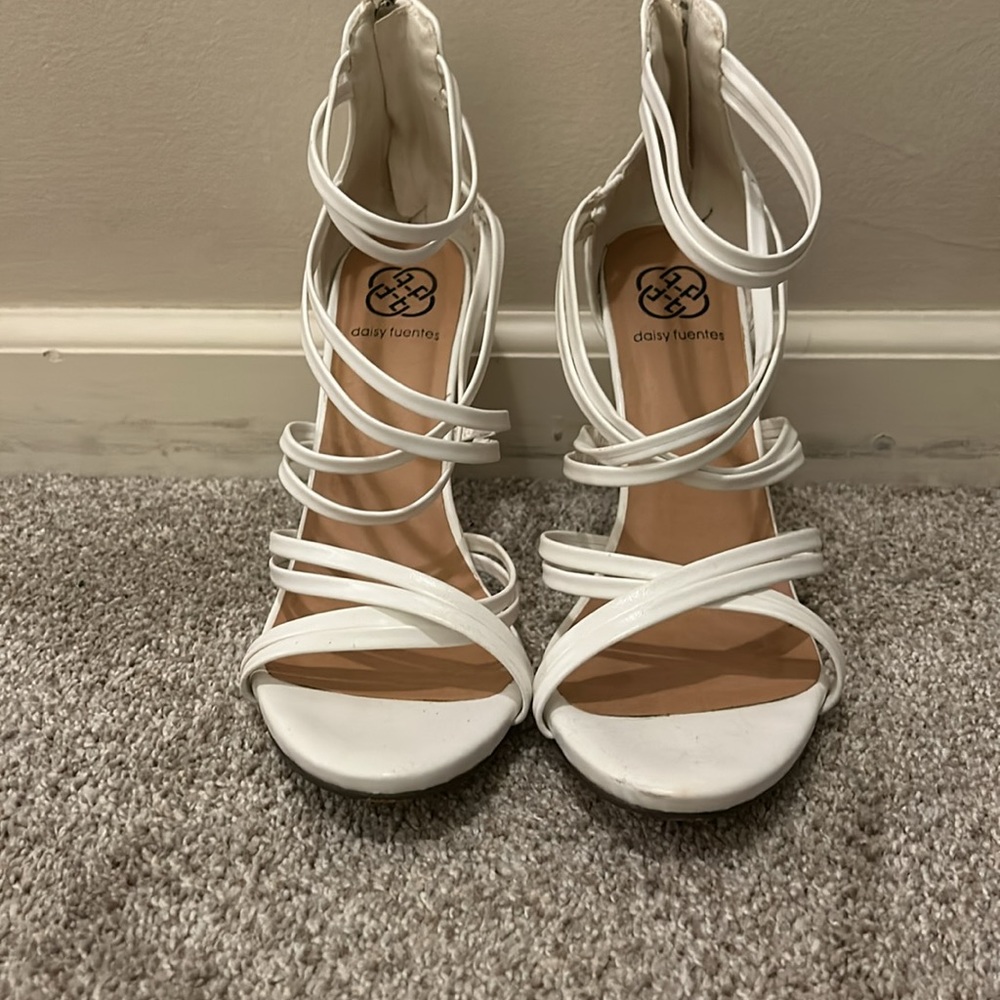 Daisy Fuentes white strappy heeled sandals